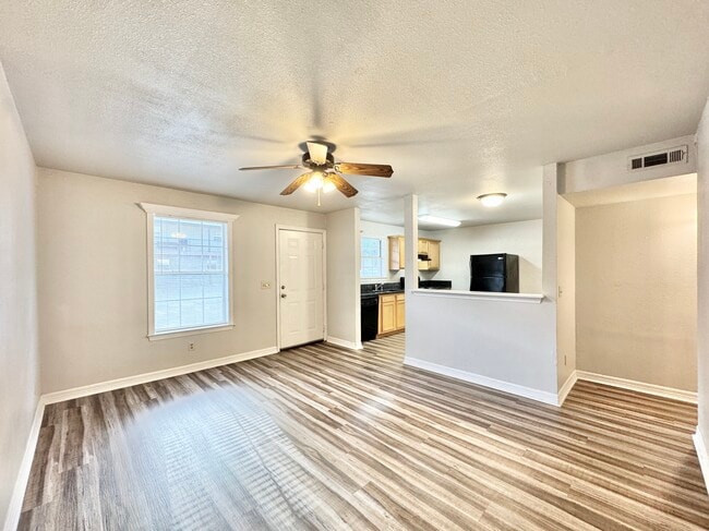 Building Photo - Arbor Vine Apartments