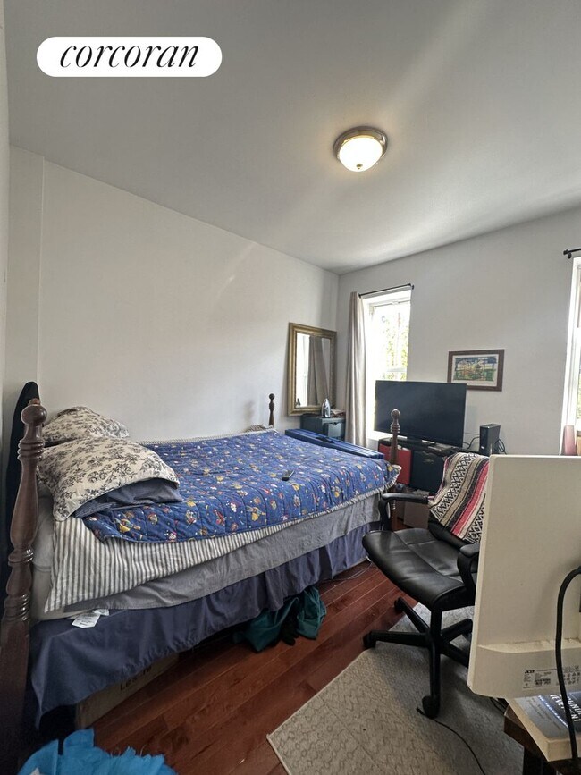 Foto del edificio - 3395 12th Ave