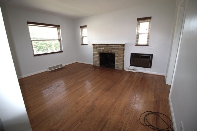 Building Photo - 7823 Camargo Rd
