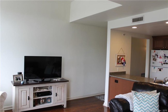 Foto del edificio - 3250 Fairfield Ave