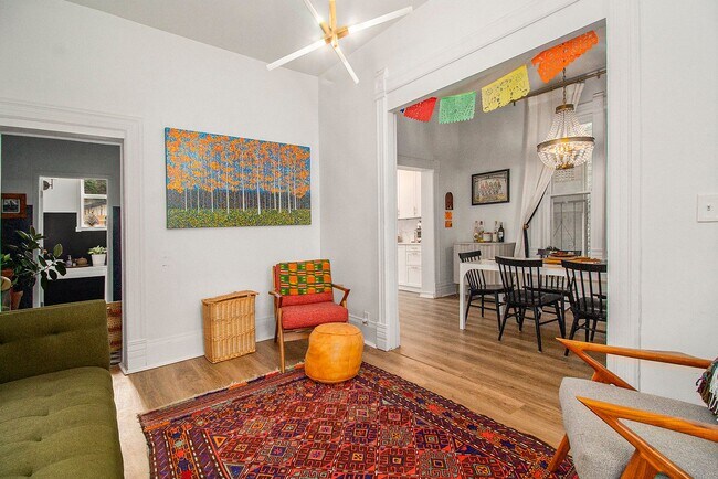 Building Photo - FURNISHED - 3 bed 2 bath Denver Home!