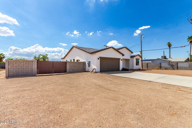 Building Photo - 8944 W Century Dr