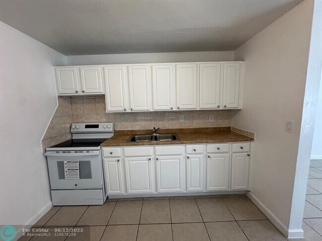 Foto del edificio - 1010 SW 16th Ave