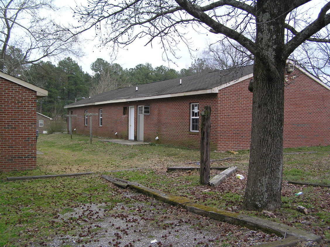 rear of building - Clark St. apartments