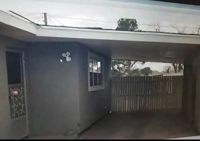 Foto del edificio - 1502 E Century Ave