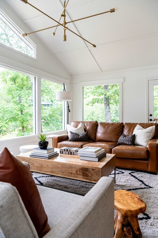 Building Photo - 38 Swanage Dr