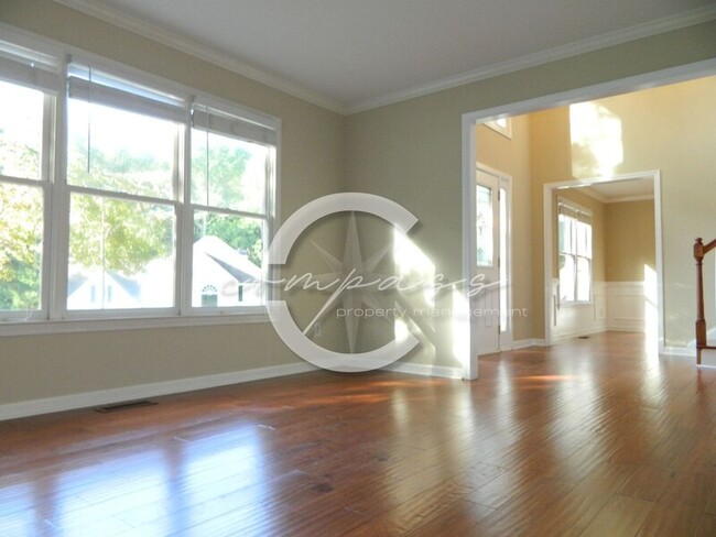Building Photo - 458 Braidwood Walk NW