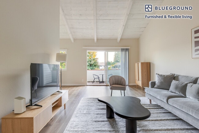 Building Photo - 151 S Bernardo Ave