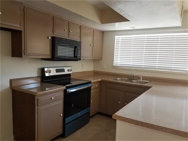 Building Photo - 12889 High Star Dr