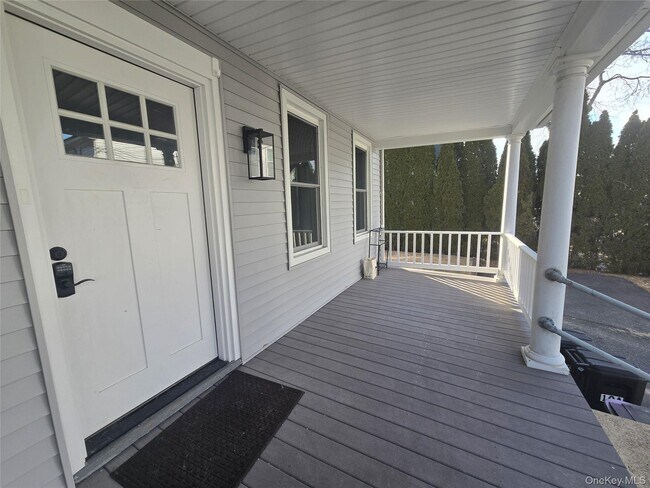 Building Photo - 10 Ohio Ave