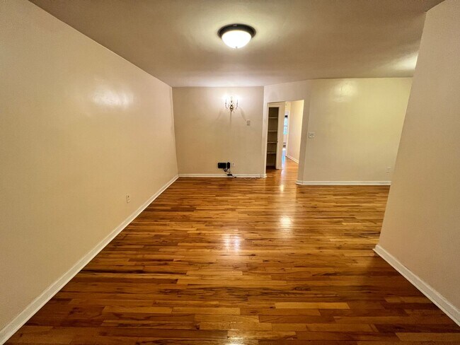 Foto del edificio - 224-19 Braddock Ave