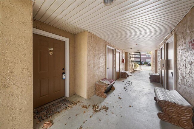 Building Photo - 7667 N Wickham Rd