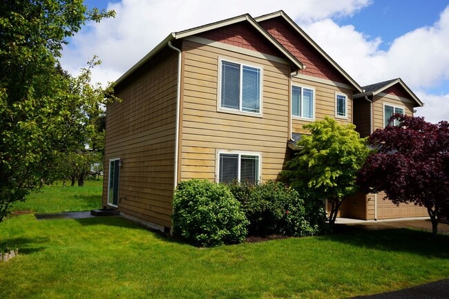 Building Photo - 4316 NE 58th Cir