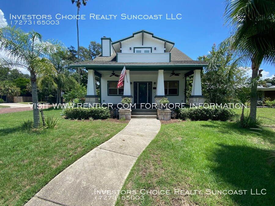 Rare Dunedin Home Minutes from Downtown! House Rental in Dunedin, FL