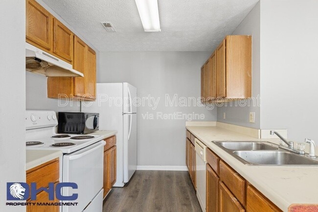 Foto del edificio - 5876 Strathmoor Manor Cir