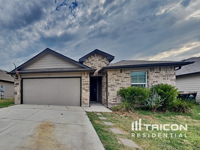 Building Photo - 221 Dylan Dr