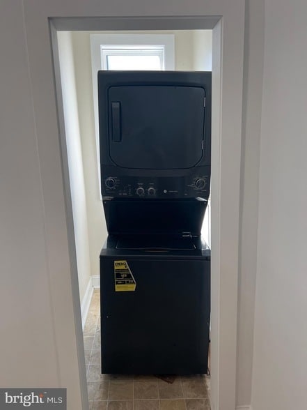 Building Photo - 438 Mitchell Ave