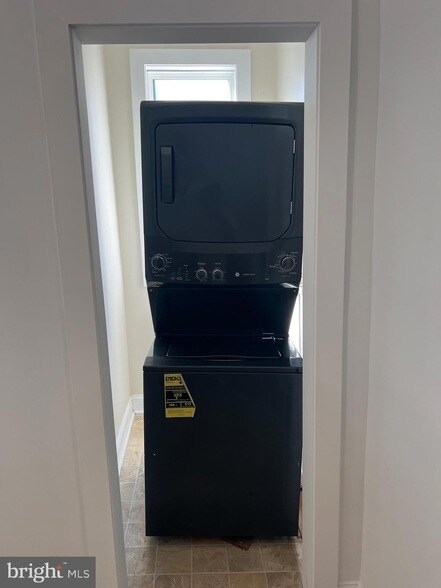 Foto del edificio - 438 Mitchell Ave