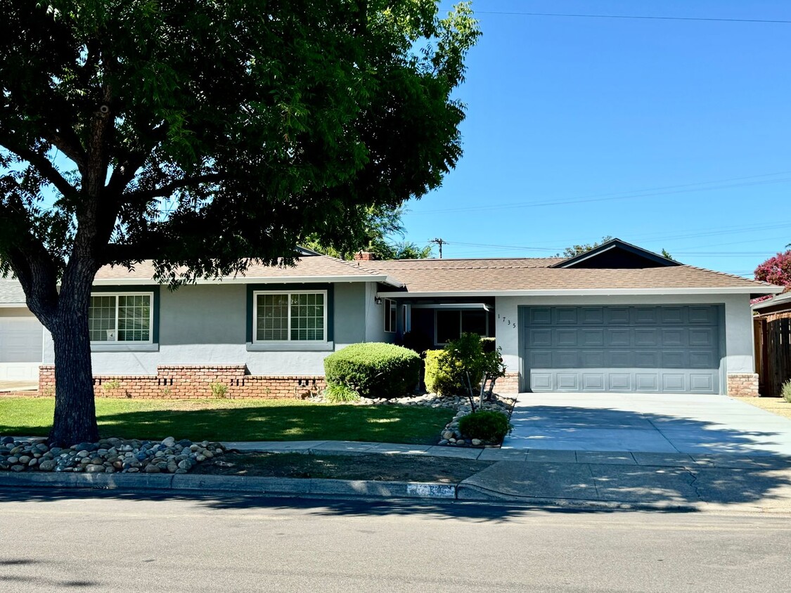 Foto principal - Beautiful 4 Bed 2 Bath San Jose Home - Lar...