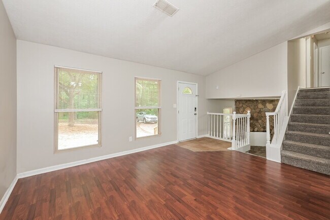 Foto del edificio - 5603 Rock Springs Rd