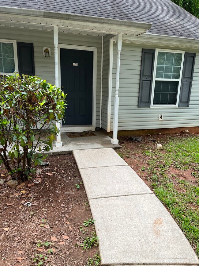 Building Photo - 999 Dixie Dr