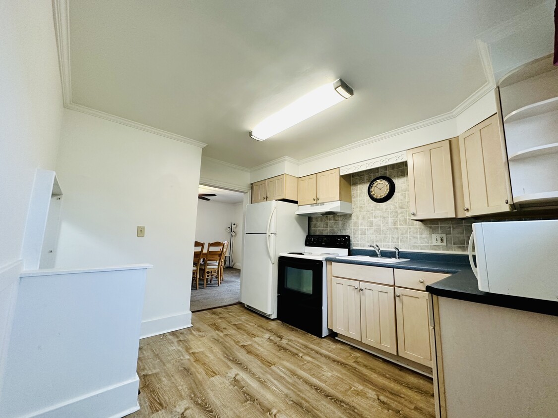 718 12th St Unit Apt 2, New Brighton, PA 15066 Apartments in New