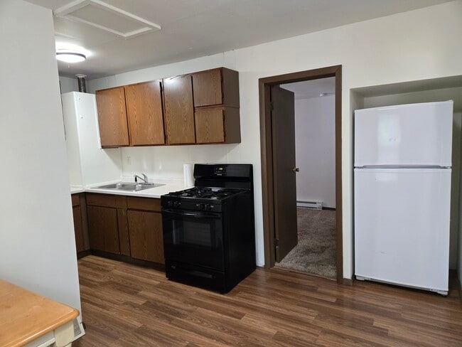 Cocina 2 - 2725 Soo Marie Ave