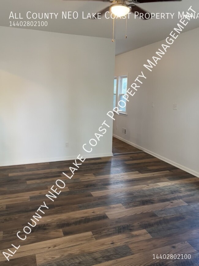 Building Photo - 2084 Dowd Ave