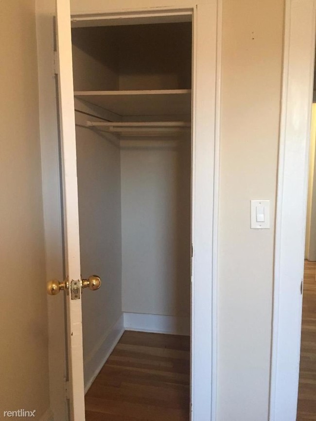 Foto del edificio - 2 br, 1 bath  - 2061 32nd St