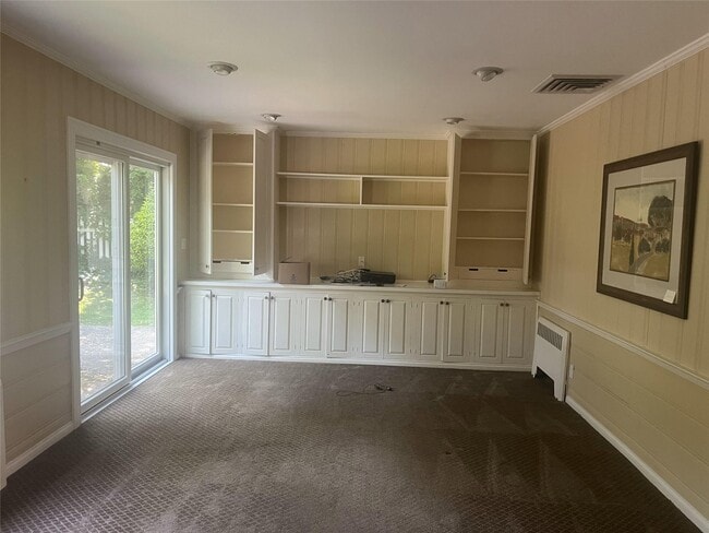 Building Photo - 60 Oaktree Ln