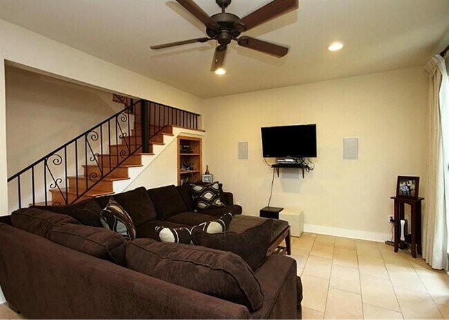 Building Photo - 128 Phanturn Ln