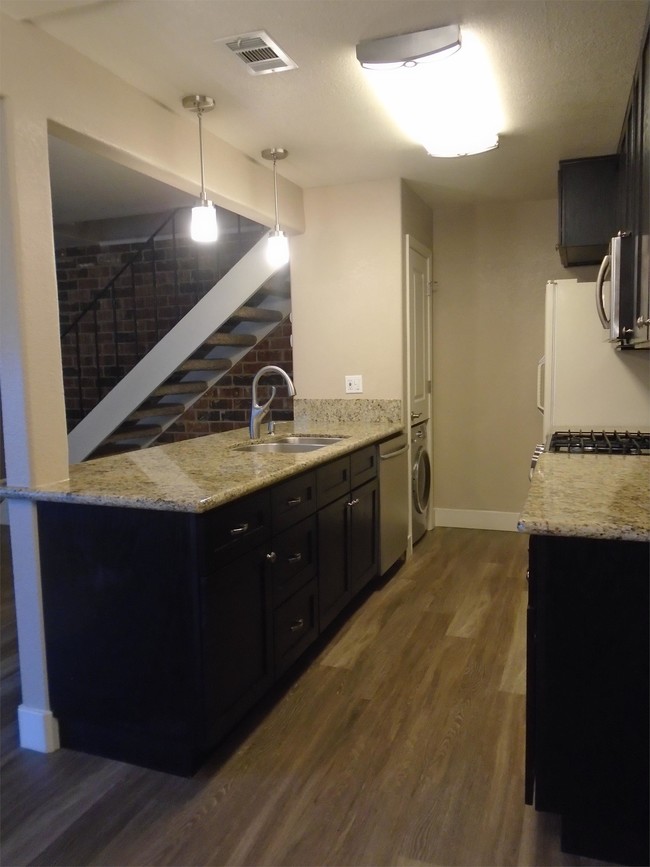 Building Photo - 3582 Opal Dr