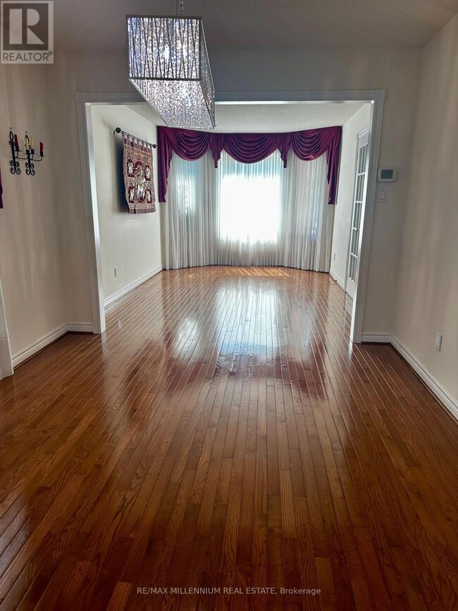 Building Photo - 3091 Eden Oak Crescent