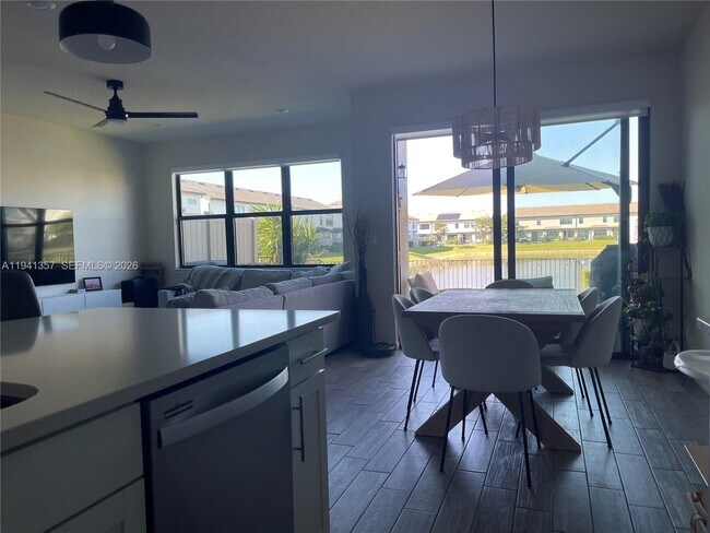 Foto del edificio - 4441 Appleton Cir E