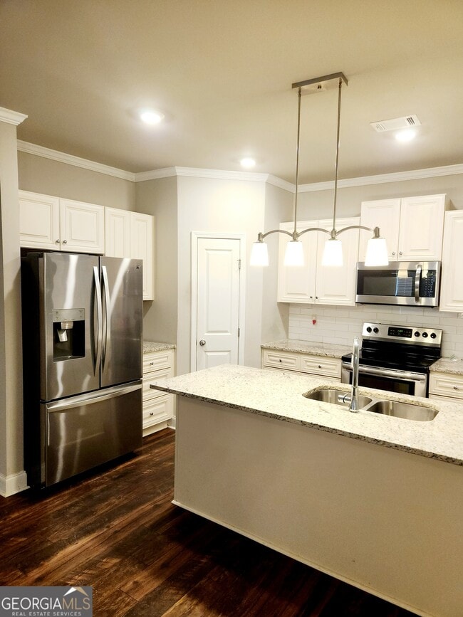 Building Photo - 4391 Fulson Dr