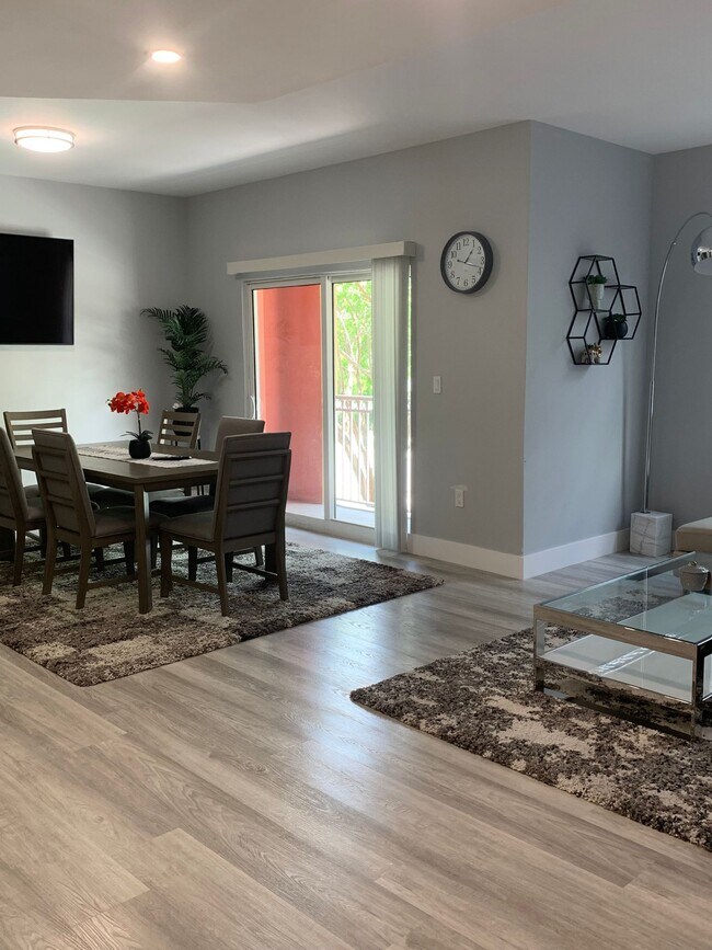 Foto del edificio - 10902 NW 83rd St