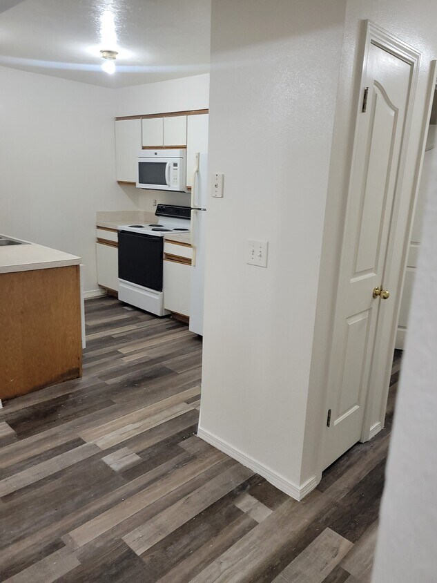 Foto principal - 2120 Stace St