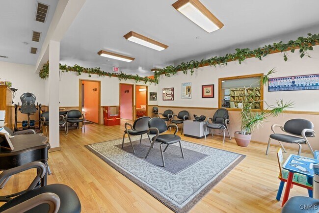 Foto del edificio - 1628 W Genesee St