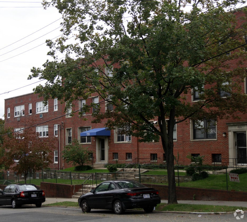 Primary Photo - 720 Madison Street NW