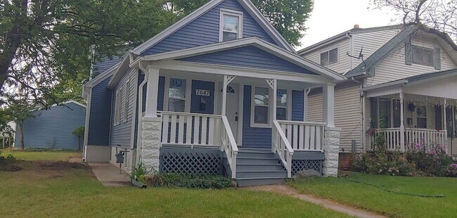 Building Photo - 1647 S 59th St