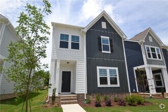 Building Photo - 817 Portland Rose Dr