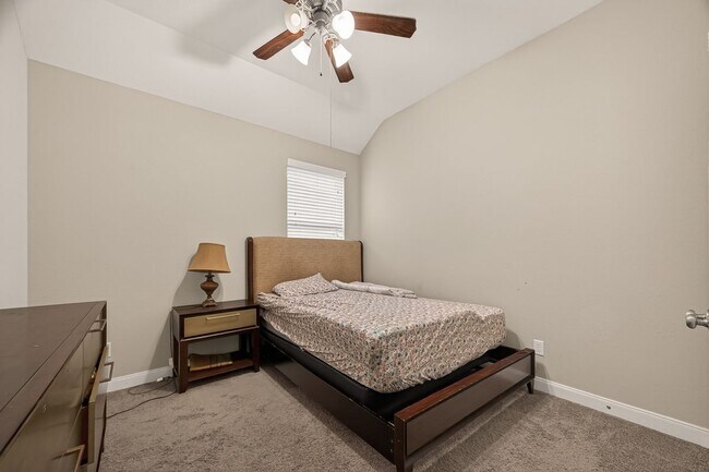 Foto del edificio - 2209 Hidden Meadow Ln