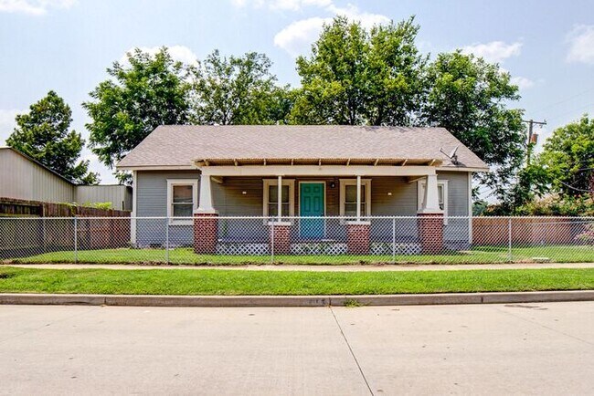 Foto del edificio - Charming 3/1 Near TU! Make this your new home!