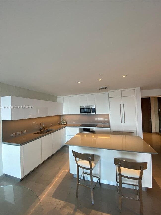 Foto del edificio - 88 SW 7th St