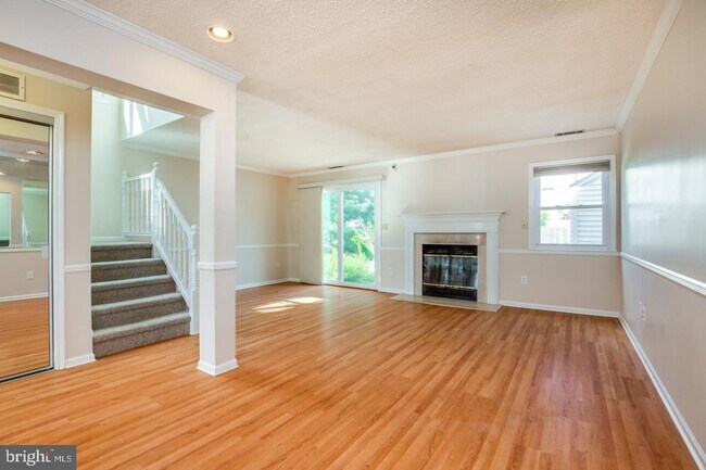 Building Photo - 704 Stillhouse Ln