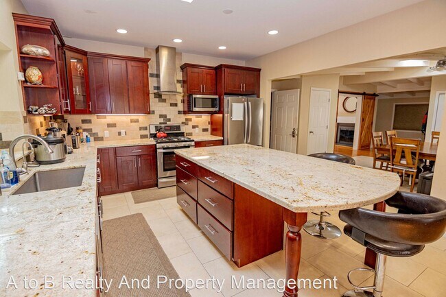Foto del edificio - 3 br, 2 bath House - 5283 Graves Ave