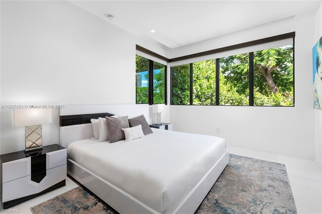 Building Photo - 5 br, 5.5 bath House - 2140 S Miami Ave