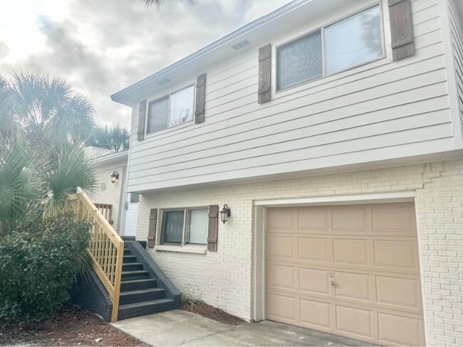 Building Photo - 1110 Airport Rd