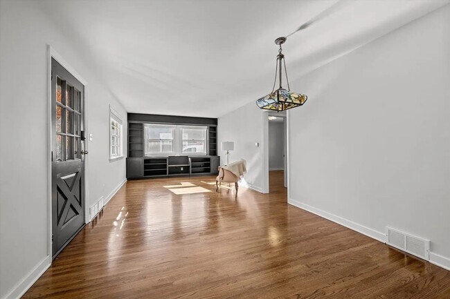 Foto del edificio - Ingleside Avenue