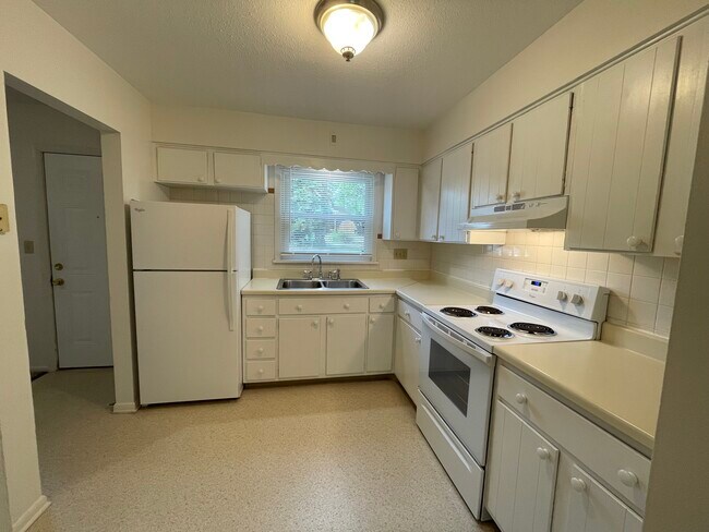 Foto del edificio - 639 E 43rd St